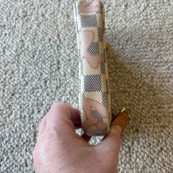 Louis Vuitton Damier Azur Pochette - Picture 5 of 14